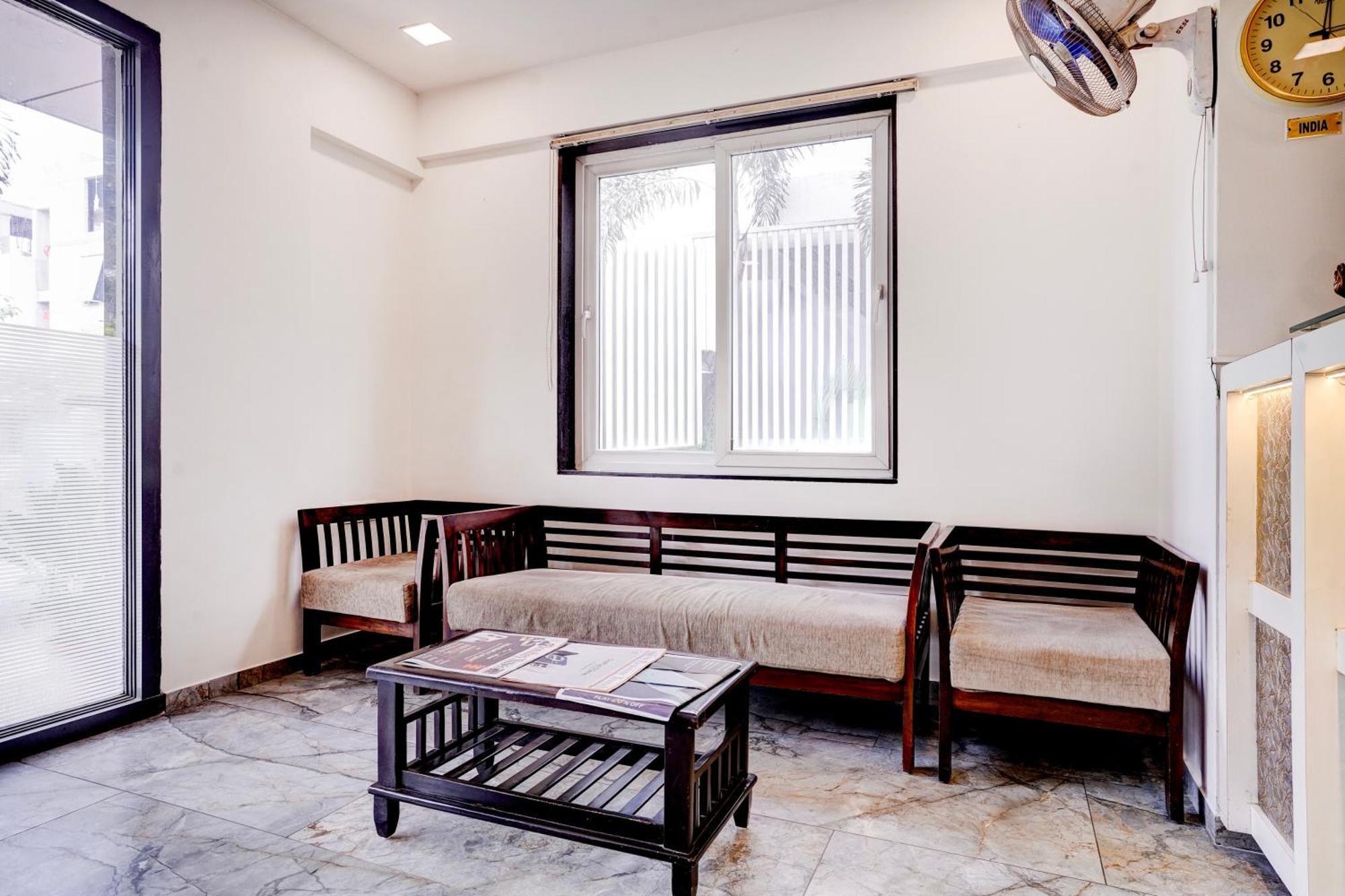 Townhouse Oak Kopar Khairane Navi Mumbai Formerly Ivy Hotel Exterior photo