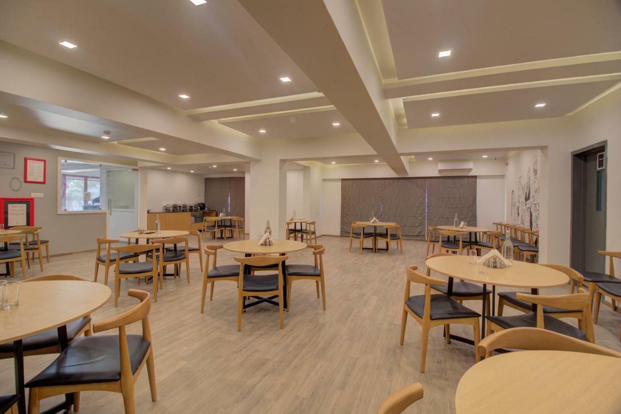 Townhouse Oak Kopar Khairane Navi Mumbai Formerly Ivy Hotel Exterior photo